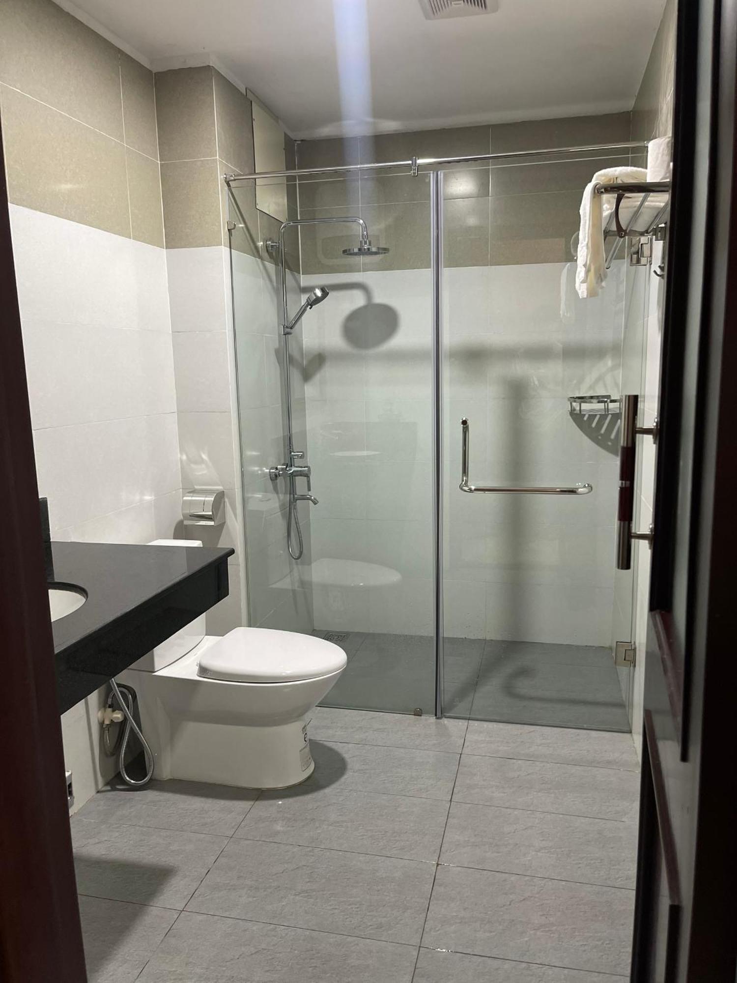 Hotel Khach San Hoa Binh Quang Tri Dong Ha Exterior foto