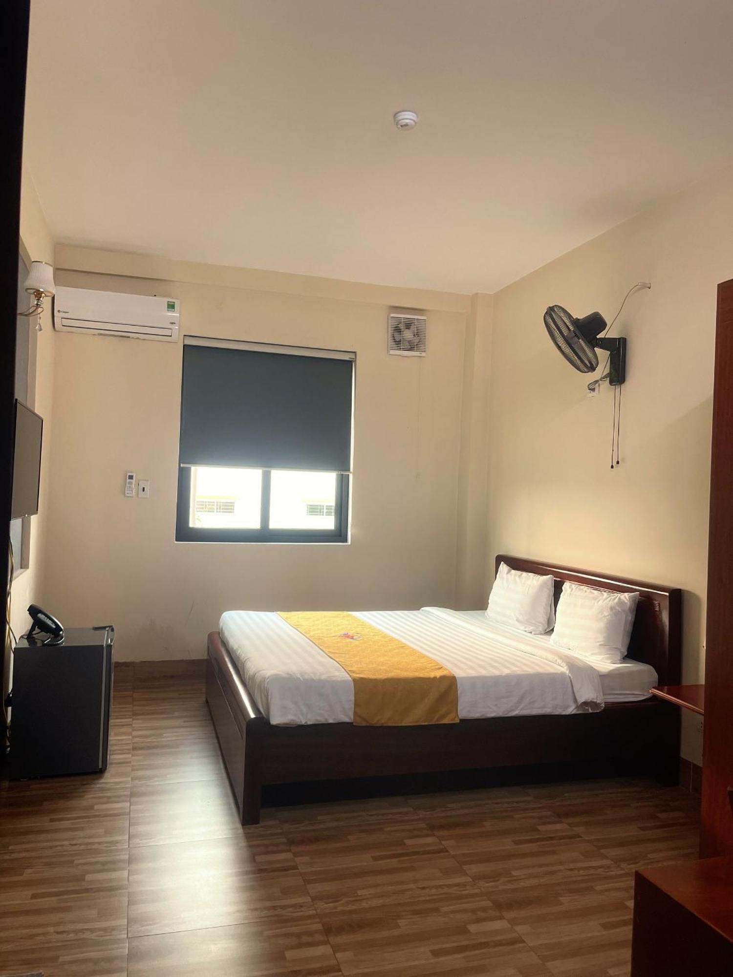 Hotel Khach San Hoa Binh Quang Tri Dong Ha Exterior foto